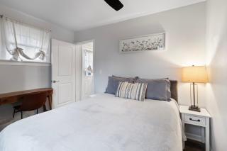 Single level 2 bedroom- minutes from downtown! - 7