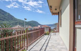 Stunning Apartment In Omegna - Omegna - 8