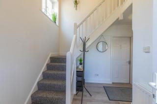 8 Bed Contractor Family Stays Free Private Parking - Southampton - 0