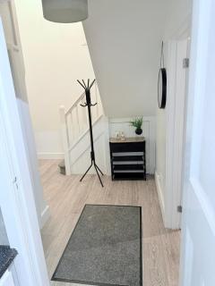 8 Bed Contractor Family Stays Free Private Parking - 7