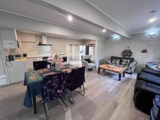 Wast area 3 bedroom home at Massey - Auckland - 3