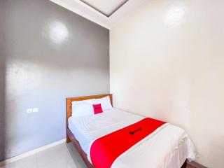 RedDoorz Syariah near Suncity Mall Sidoarjo 2 - Sidoarjo - 2