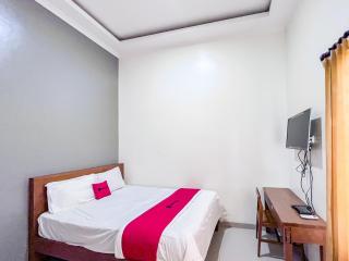 RedDoorz Syariah near Suncity Mall Sidoarjo 2 - Sidoarjo - 0