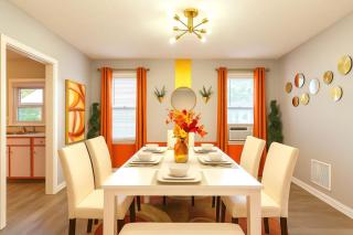 The Sunstone Retreat - Your Brooklyn Centre Haven Comfort To Explore Near Downtown With Parking, 300MB Wifi & Self Check-In - Cleveland - 1