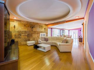 Rural Getaway with Terrace & Views - Santa Maria de Guia - 4
