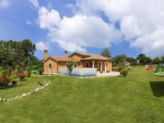 Villa in minj with swimming pool - 0
