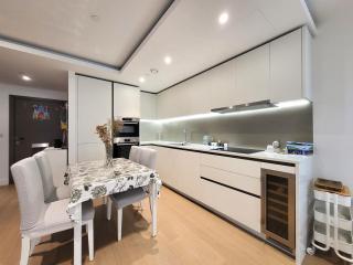 Hammersmith Apartment - London - 2