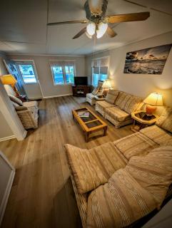 Ocean Breeze Retreat - Beach Haven - 3