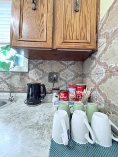 Cozy Stay, Self Check-In with Parking available upon request - Toronto - 4
