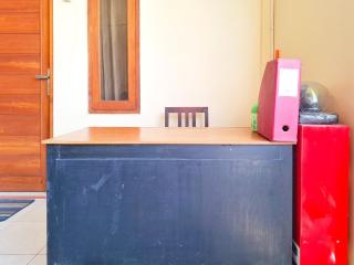 Mas Klimis Guesthouse Pakuwon Mall Mitra RedDoorz - Kejayan - 7