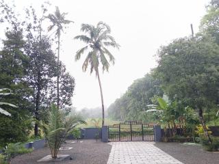 Acrewood Farmhouse - Vāzhākulam - 8