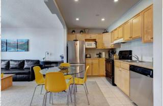 Mountain Views Balcony and Free Parking - Canmore - 8