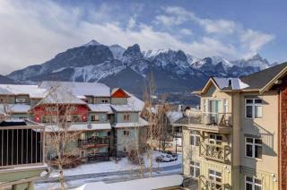 Mountain Views Balcony and Free Parking - Canmore - 9