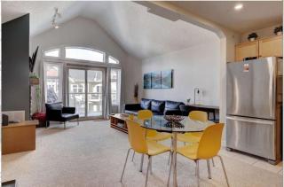Mountain Views Balcony and Free Parking - Canmore - 7