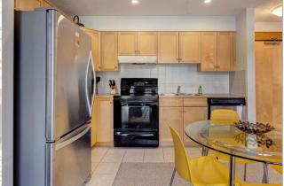 Mountain Views Balcony and Free Parking - Canmore - 4