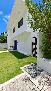 Villa Antonia Private Pool, Beach Access and Daily Housekeeping in an Exclusive Gated Community - 1