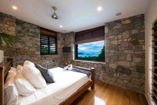 Private Stone House - 3