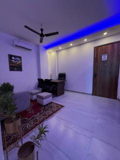 LuXeLiNe CoZy ViBe - Zirakpur - 3