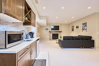 sweet home - Calgary - 8