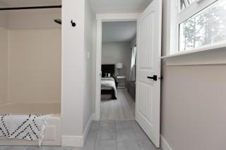 Modern 5BR Luxury Getaway - 2