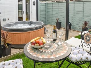 The Beehive - Mundesley - 0