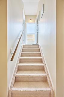 sweet home - Calgary - 9