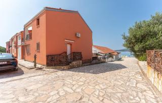 Lovely Apartment In Biograd Na Moru - 2