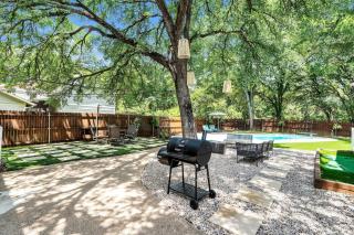 Stylish Flower Mound Home with Private Pool home - Flower Mound - 6