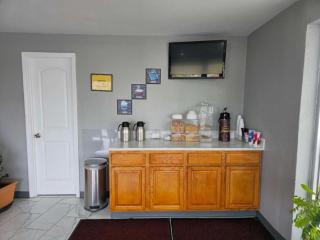 Americas Best Value Inn Elizabethtown - Elizabethtown - 1
