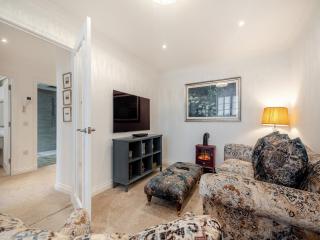 Luxury Moffat Apartment - 9