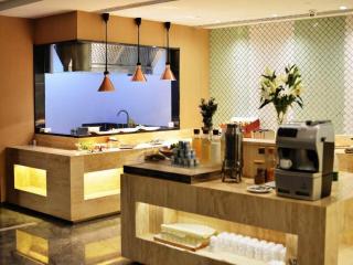 Metropolo Hotel Qingdao Wusi Square Xiaomaidao - Qingdao - 1