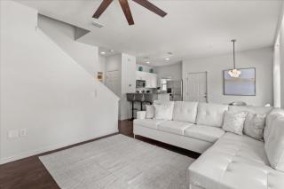 4 Bedrooms 3 Bathrooms Lucaya 19-104 Lv - 9