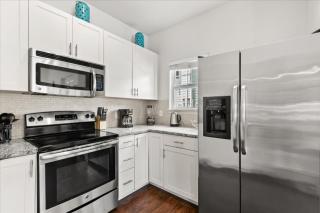 4 Bedrooms 3 Bathrooms Lucaya 19-104 Lv - 2