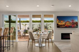 Stylish 5 Bedroom Villa with Pool near Disney - Luxury Family Retreat - Anaheim - 3