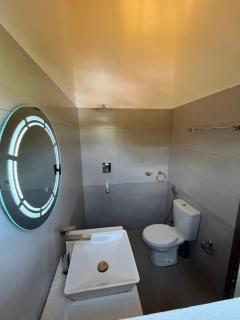 Royal Crown Residency Hotel - Talawatugoda - 5