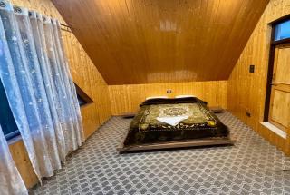 ROYALE PEAKS villa sonamarg Rd - - 9