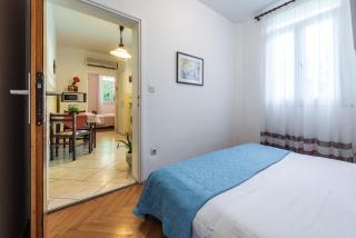 Helle Ferienwohnung mit privater Terrasse und Außendusche - 3