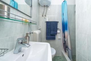 Helle Ferienwohnung mit privater Terrasse und Außendusche - 1