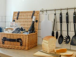Woodcutters Cottage - Fulletby - 1