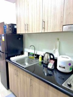 1 Bedroom Condo at Shore 2 Near Airport with Balcony & Pool View - Manila - 6