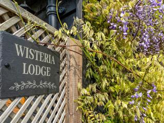 Wisteria Lodge - Ukc5804 - Shelfanger - 7