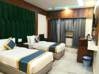 Hotel The Taj ! Darbar Near Mahabodhi Temple & Bodhi Tree 500m - Lift- Restaurant and Parking Facilities- Fully Air Conditioned Hotel - Best Hotel In Bodh Gaya - Bodh Gaya - 5