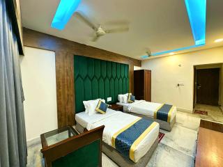 Hotel The Taj ! Darbar Near Mahabodhi Temple & Bodhi Tree 500m - Lift- Restaurant and Parking Facilities- Fully Air Conditioned Hotel - Best Hotel In Bodh Gaya - Bodh Gaya - 9