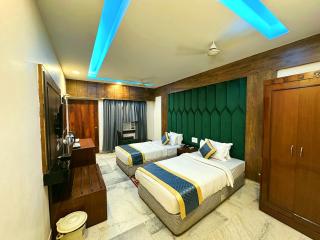 Hotel The Taj ! Darbar Near Mahabodhi Temple & Bodhi Tree 500m - Lift- Restaurant and Parking Facilities- Fully Air Conditioned Hotel - Best Hotel In Bodh Gaya - Bodh Gaya - 0