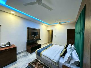 Hotel The Taj ! Darbar Near Mahabodhi Temple & Bodhi Tree 500m - Lift- Restaurant and Parking Facilities- Fully Air Conditioned Hotel - Best Hotel In Bodh Gaya - Bodh Gaya - 6