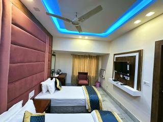 Hotel The Taj ! Darbar Near Mahabodhi Temple & Bodhi Tree 500m - Lift- Restaurant and Parking Facilities- Fully Air Conditioned Hotel - Best Hotel In Bodh Gaya - Bodh Gaya - 7