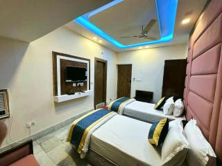 Hotel The Taj ! Darbar Near Mahabodhi Temple & Bodhi Tree 500m - Lift- Restaurant and Parking Facilities- Fully Air Conditioned Hotel - Best Hotel In Bodh Gaya - Bodh Gaya - 8
