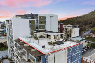 Two-Story Penthouse Apartment - Gosford - 9
