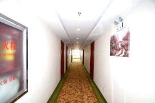 GreenTree Inn DingZhou Railway Station Business Hotel - Baoding - 3