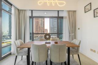 Luxury 2BHK Stunning Skyline Lakeview in JLT 401 - 4